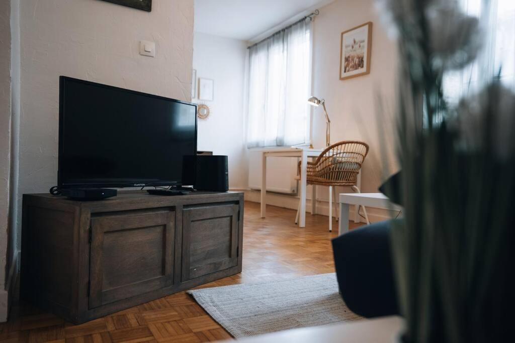 A Hauteur De Toits • Le Spacieux En Coeur De Ville Châteauroux Exterior foto