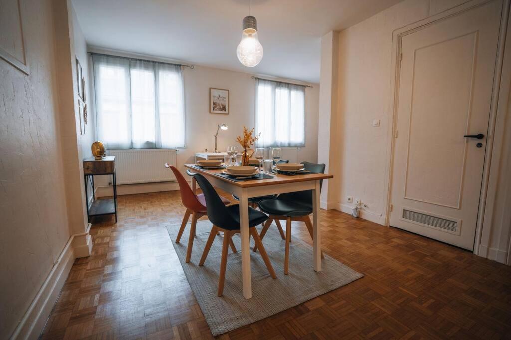 A Hauteur De Toits • Le Spacieux En Coeur De Ville Châteauroux Exterior foto