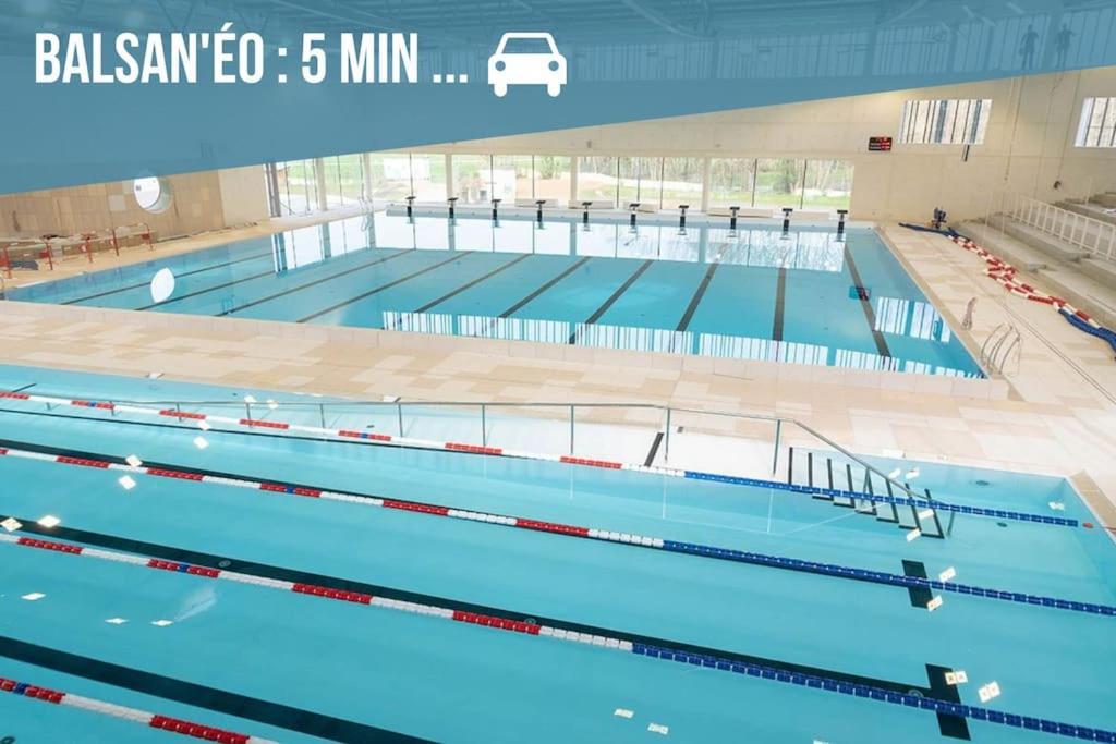 A Hauteur De Toits • Le Spacieux En Coeur De Ville Châteauroux Exterior foto